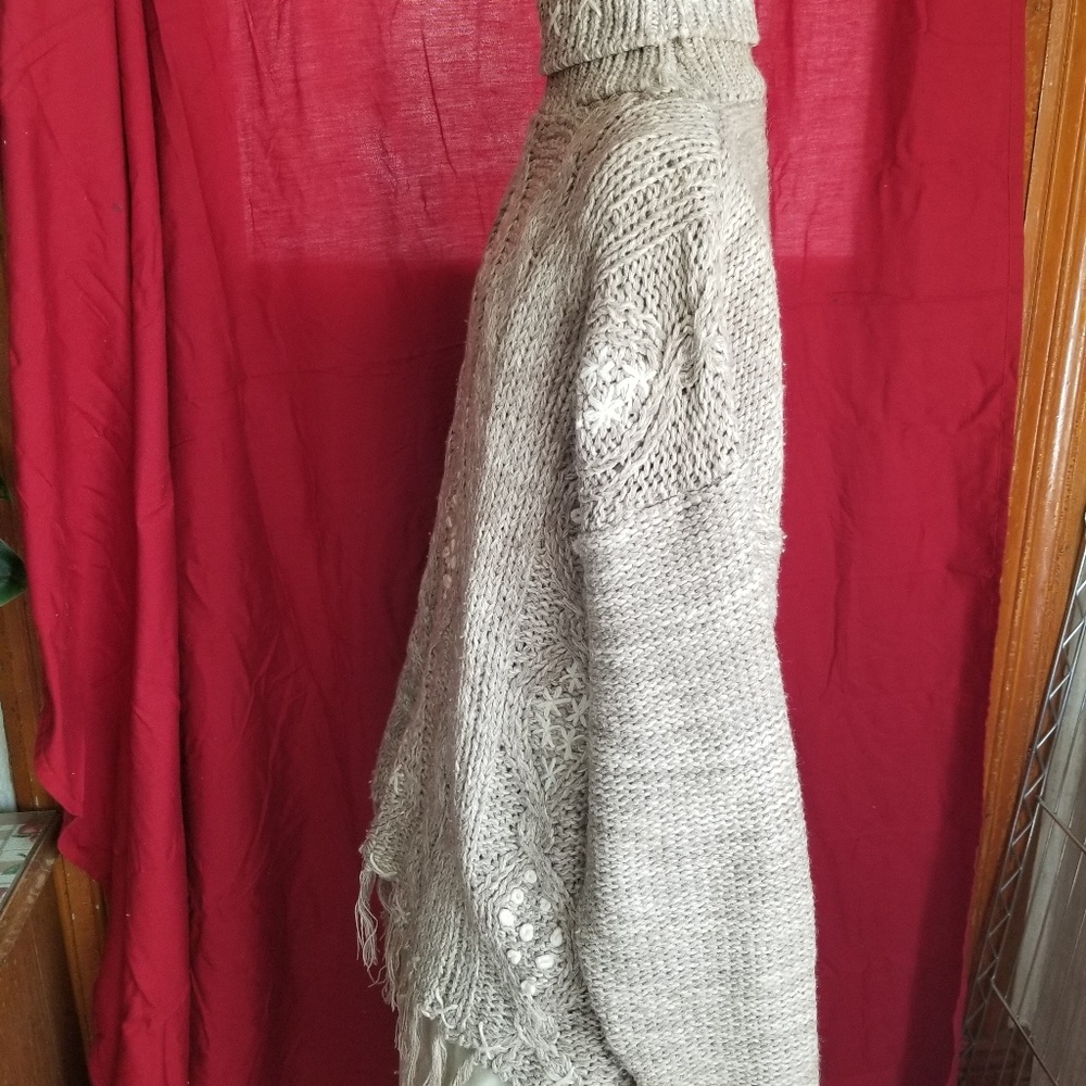 Turtleneck sweater - Picture 2 of 4